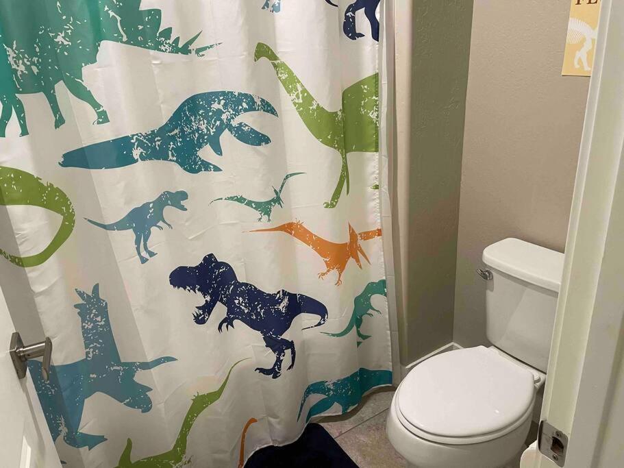 Family Friendly 4-bdrm 3.5 Bath W Guest Flagstaff