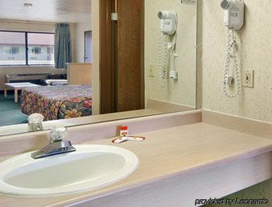 6 Az Hotel
