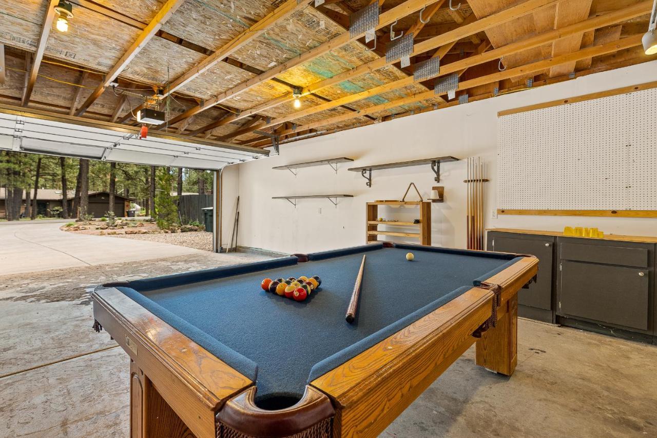 Holiday home Captivating Continental Country Club Retreat With 4 Bdr And Spacious Deck!