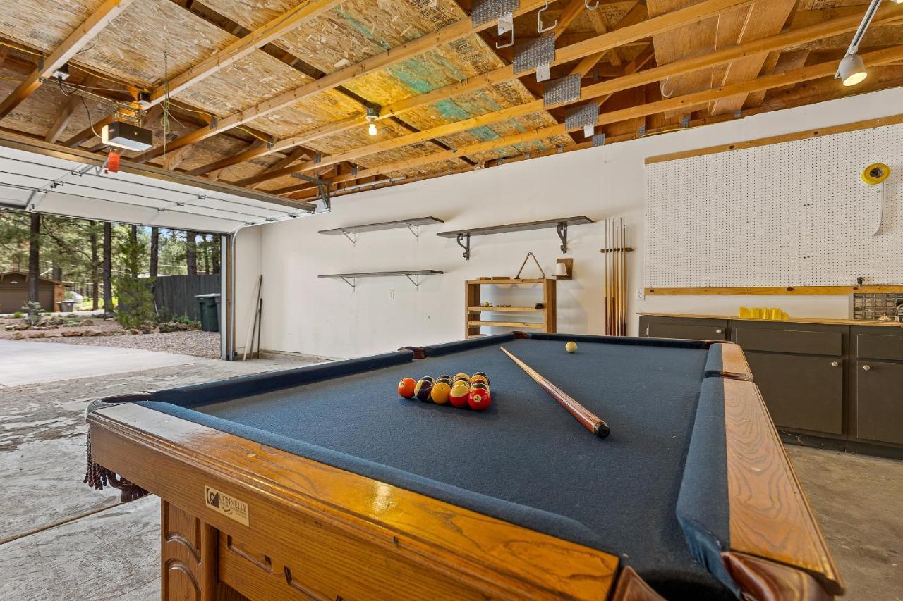 Captivating Continental Country Club Retreat With 4 Bdr And Spacious Deck! Holiday home