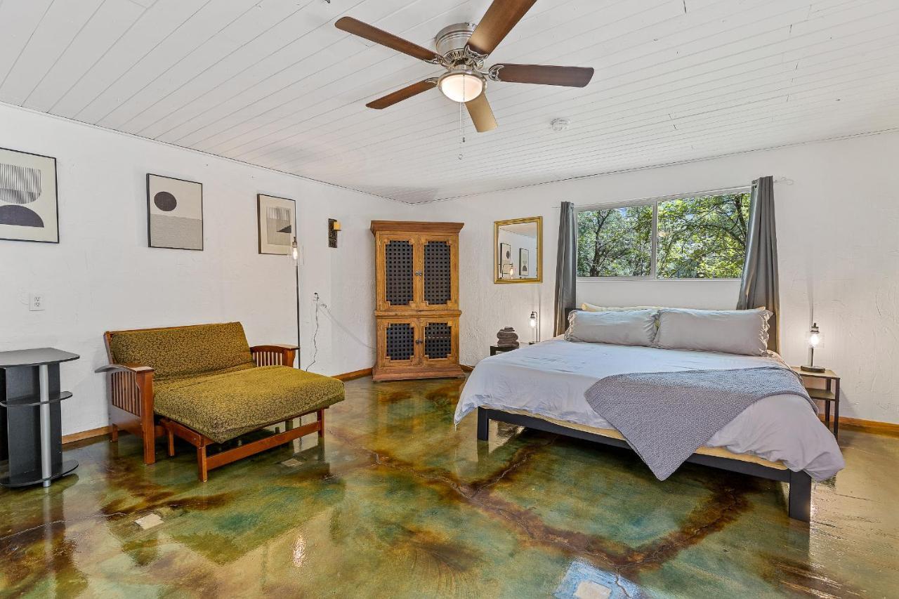 Captivating Continental Country Club Retreat With 4 Bdr And Spacious Deck! Flagstaff