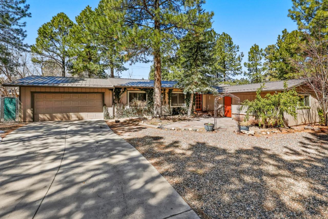 Captivating Continental Country Club Retreat With 4 Bdr And Spacious Deck!
