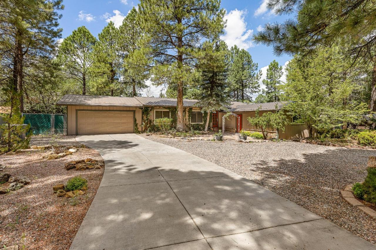 Captivating Continental Country Club Retreat With 4 Bdr And Spacious Deck! Holiday home