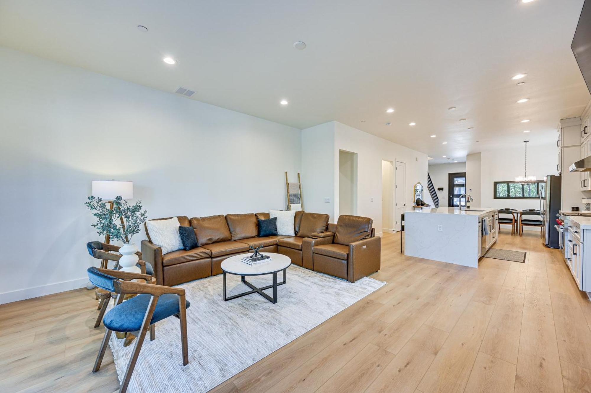 Group Getaway With Game And Deck Holiday home *