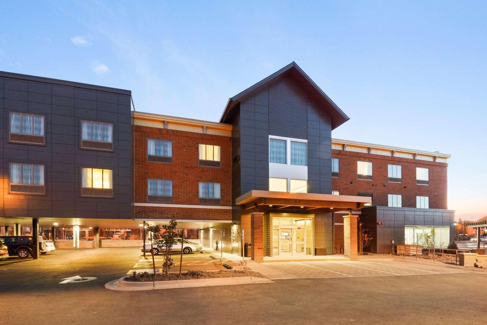 Country & By Radisson, Downtown, Az Flagstaff