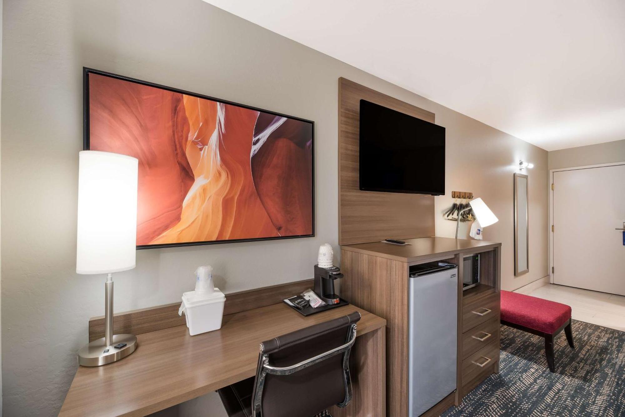 Hotel Western Shadow Mountain 3*
