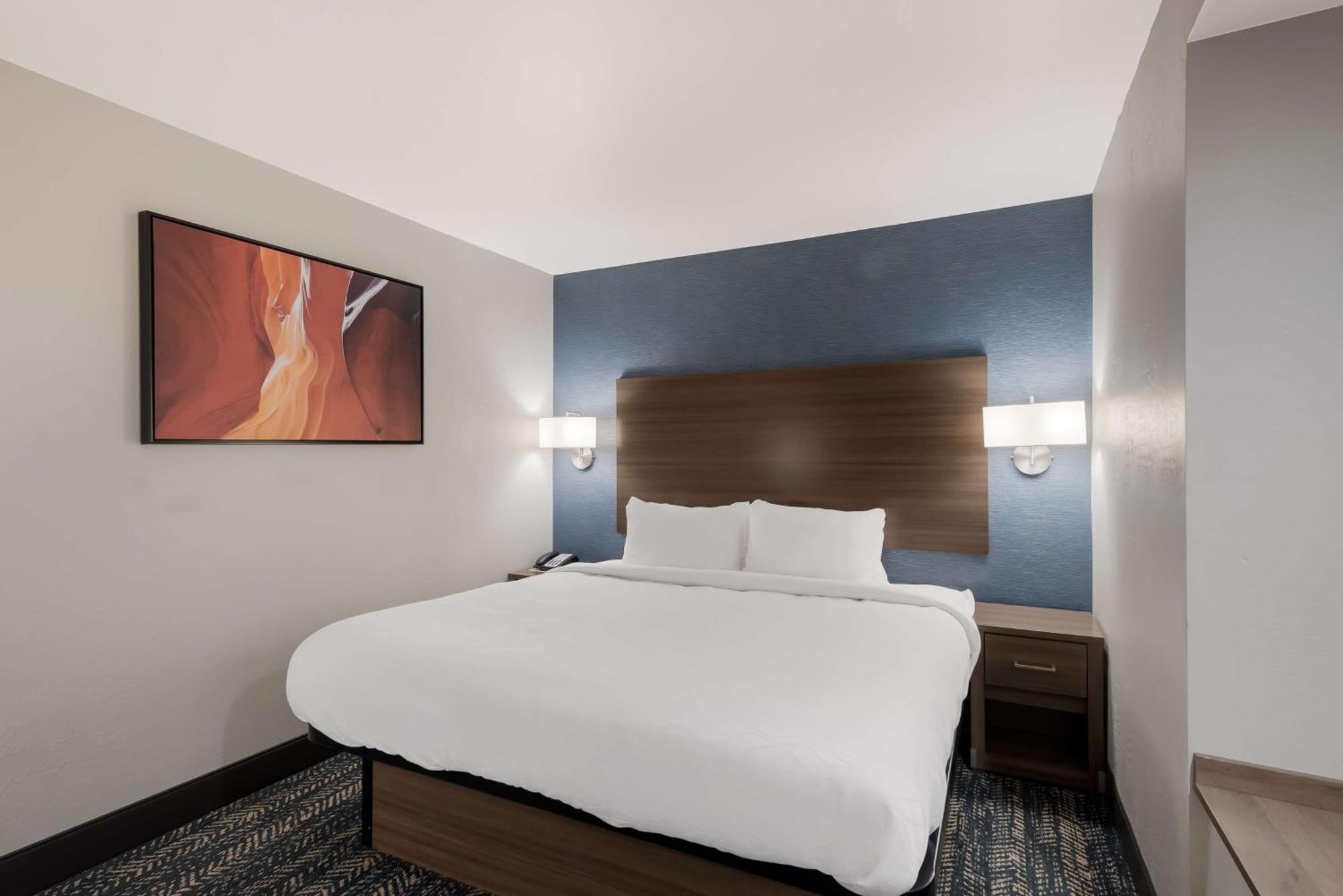 Western Shadow Mountain Hotel 3*