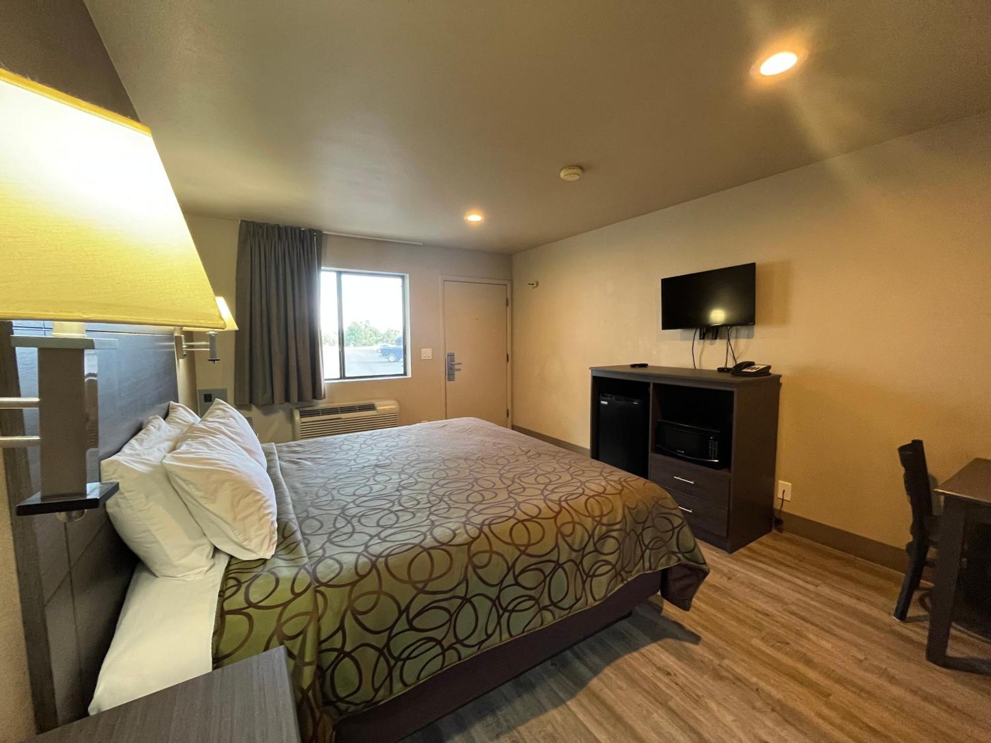 Mountain View Motel 2*