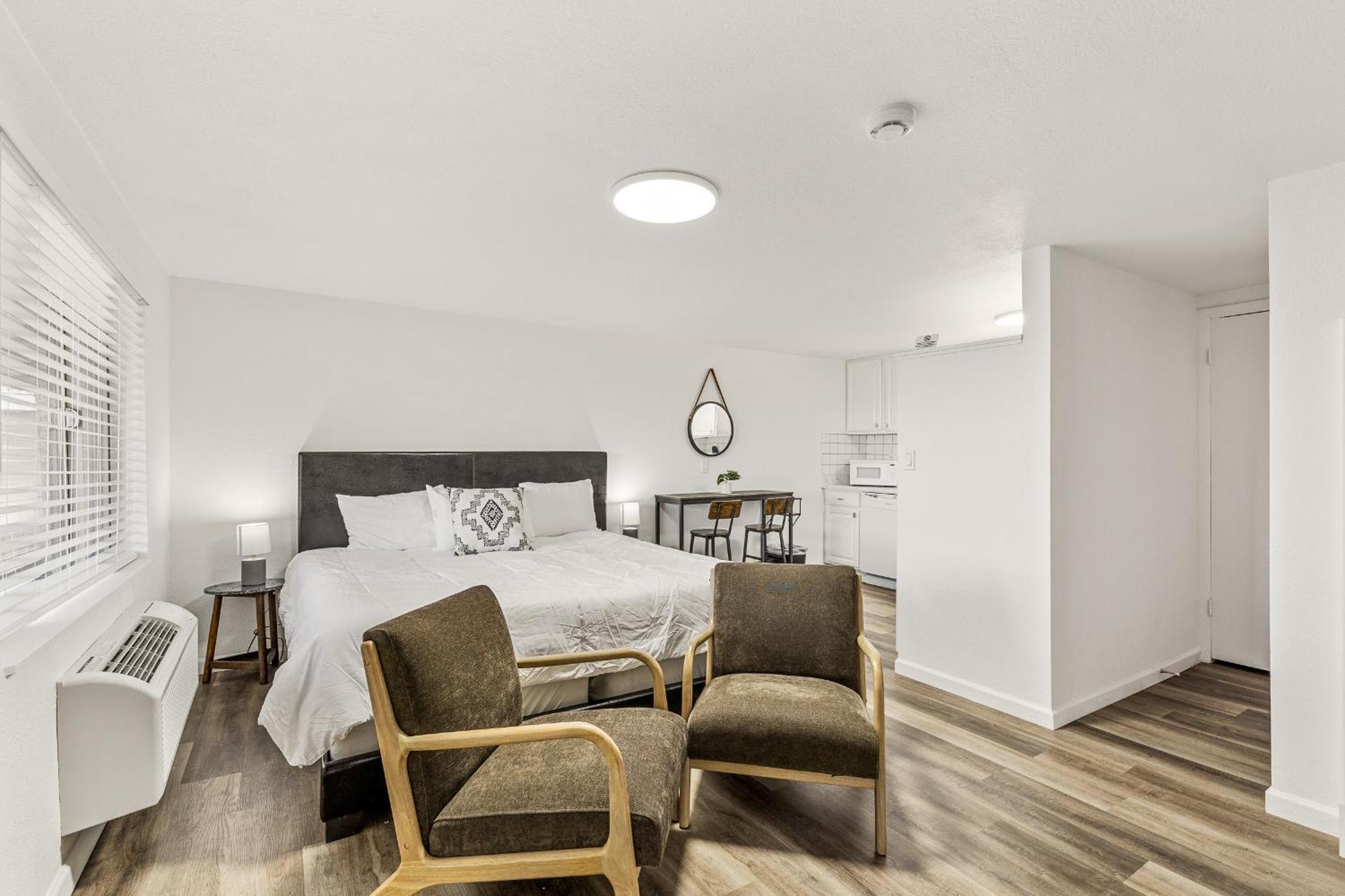Apartment Venture At Route 66 *