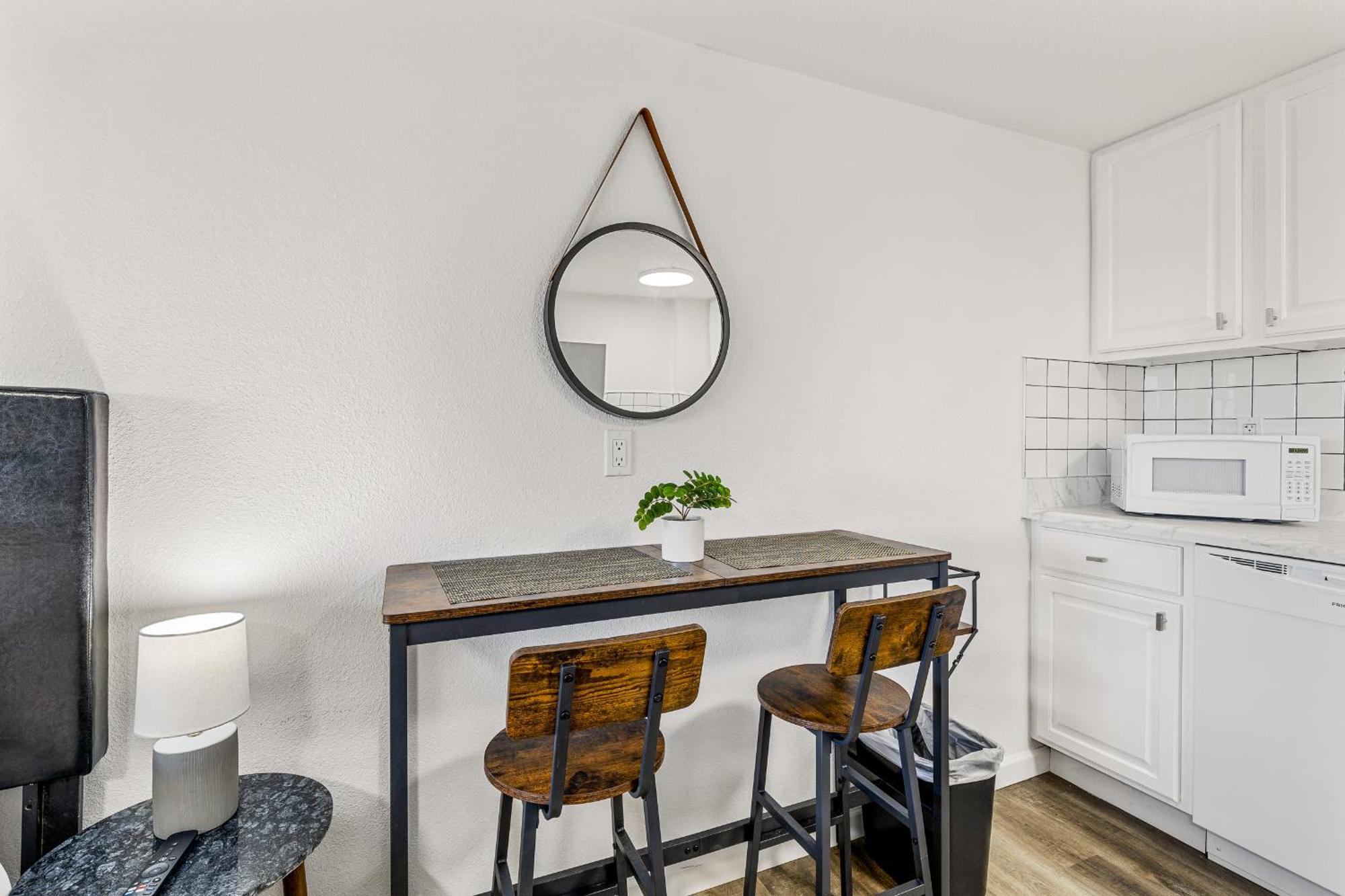 Apartment Venture At Route 66 *