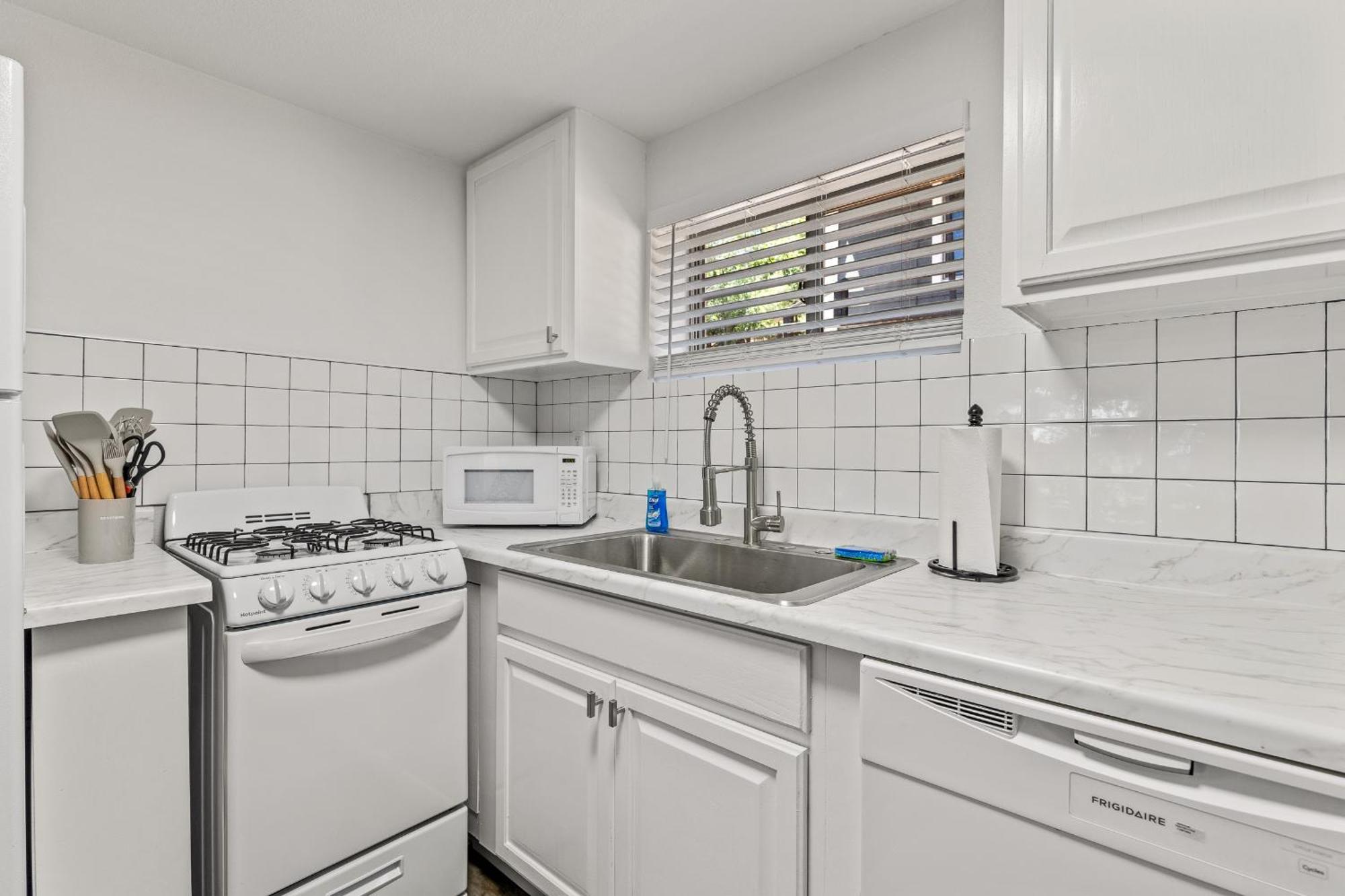 Venture At Route 66 Apartment *