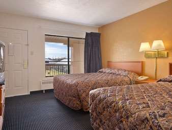 Super 8 By Wyndham Nau/downtown Conference Center 2*
