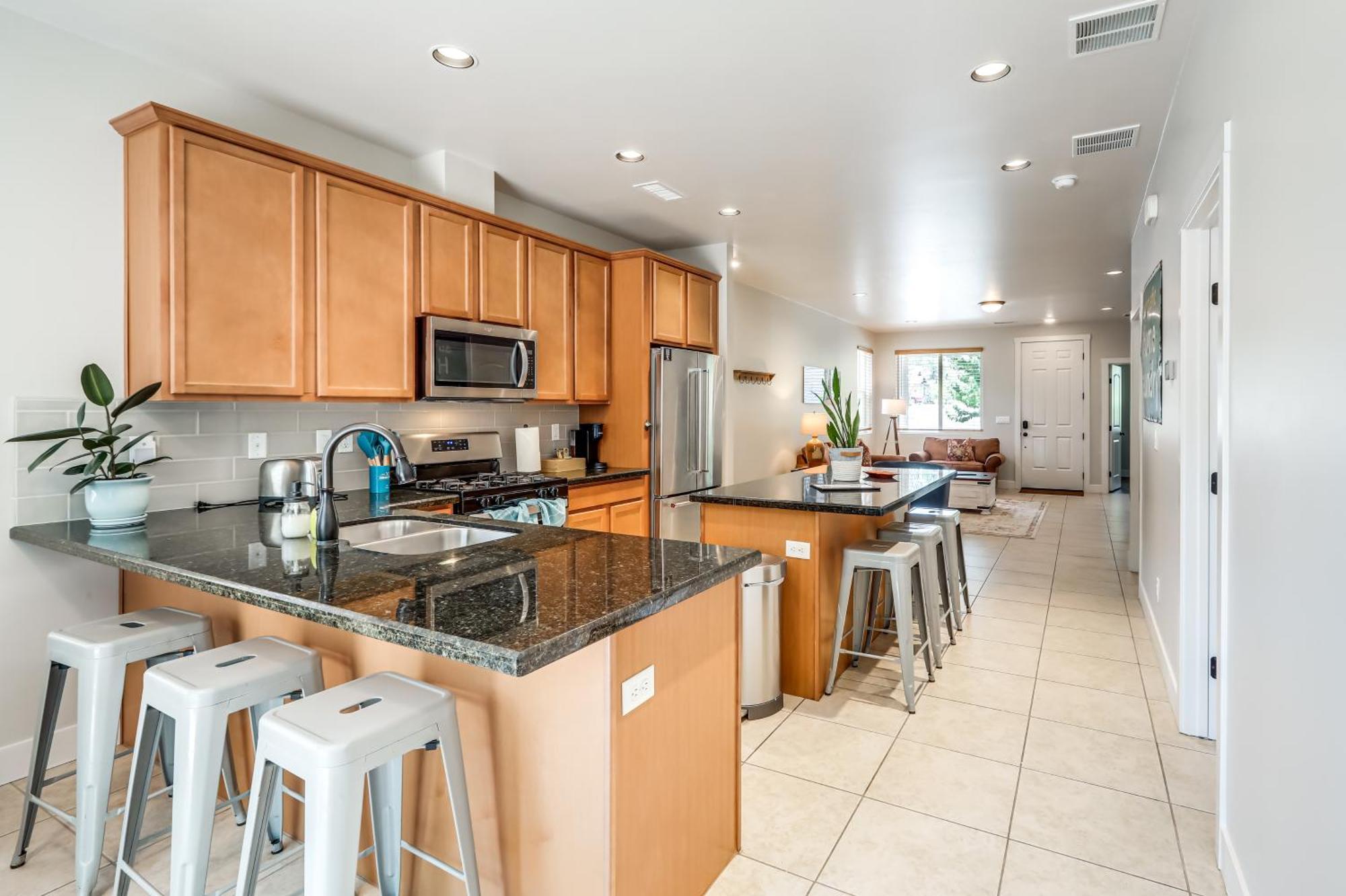 Holiday home With Private Patio About 3 Mi To Downtown *
