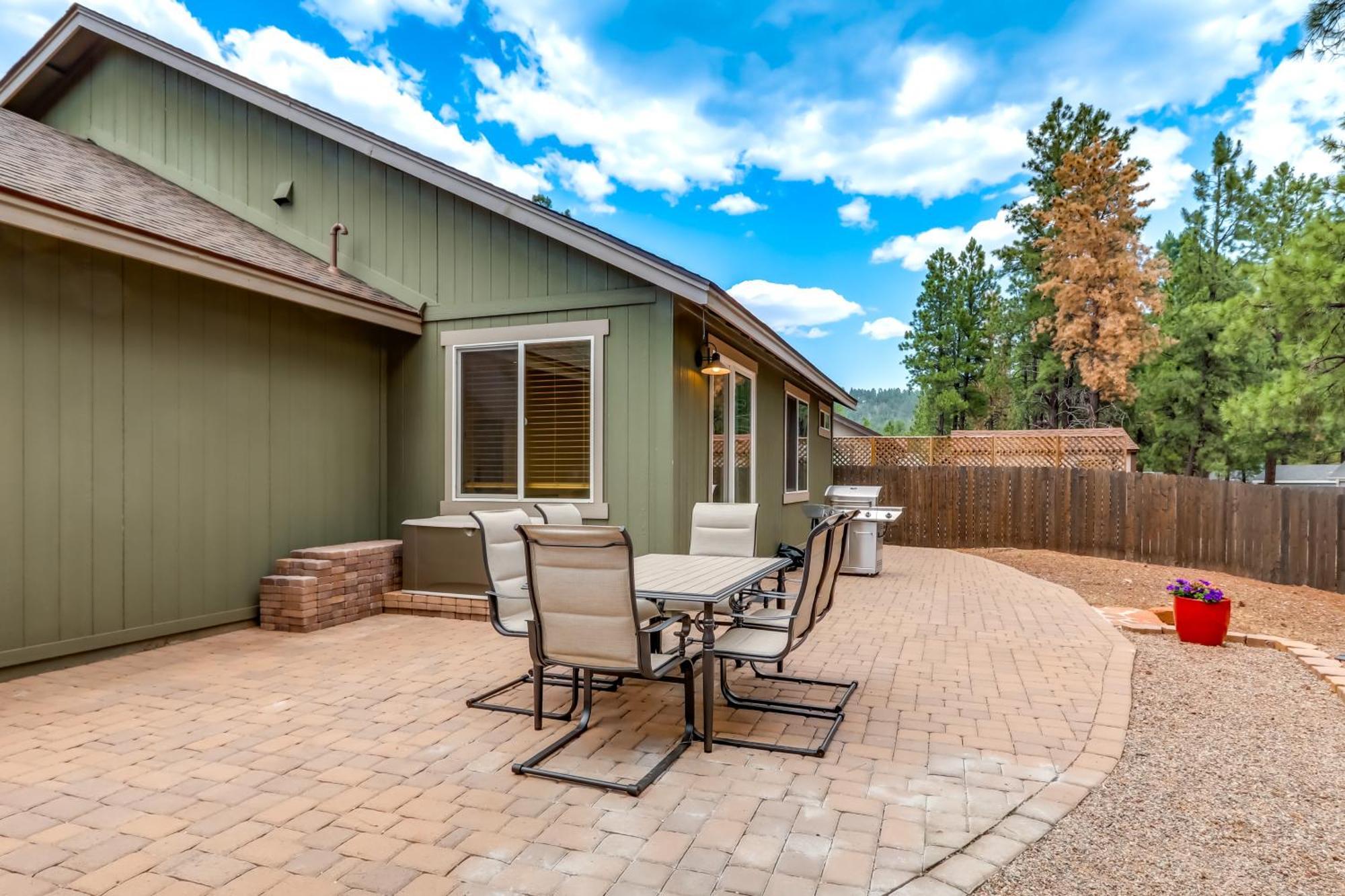 With Private Patio About 3 Mi To Downtown Flagstaff