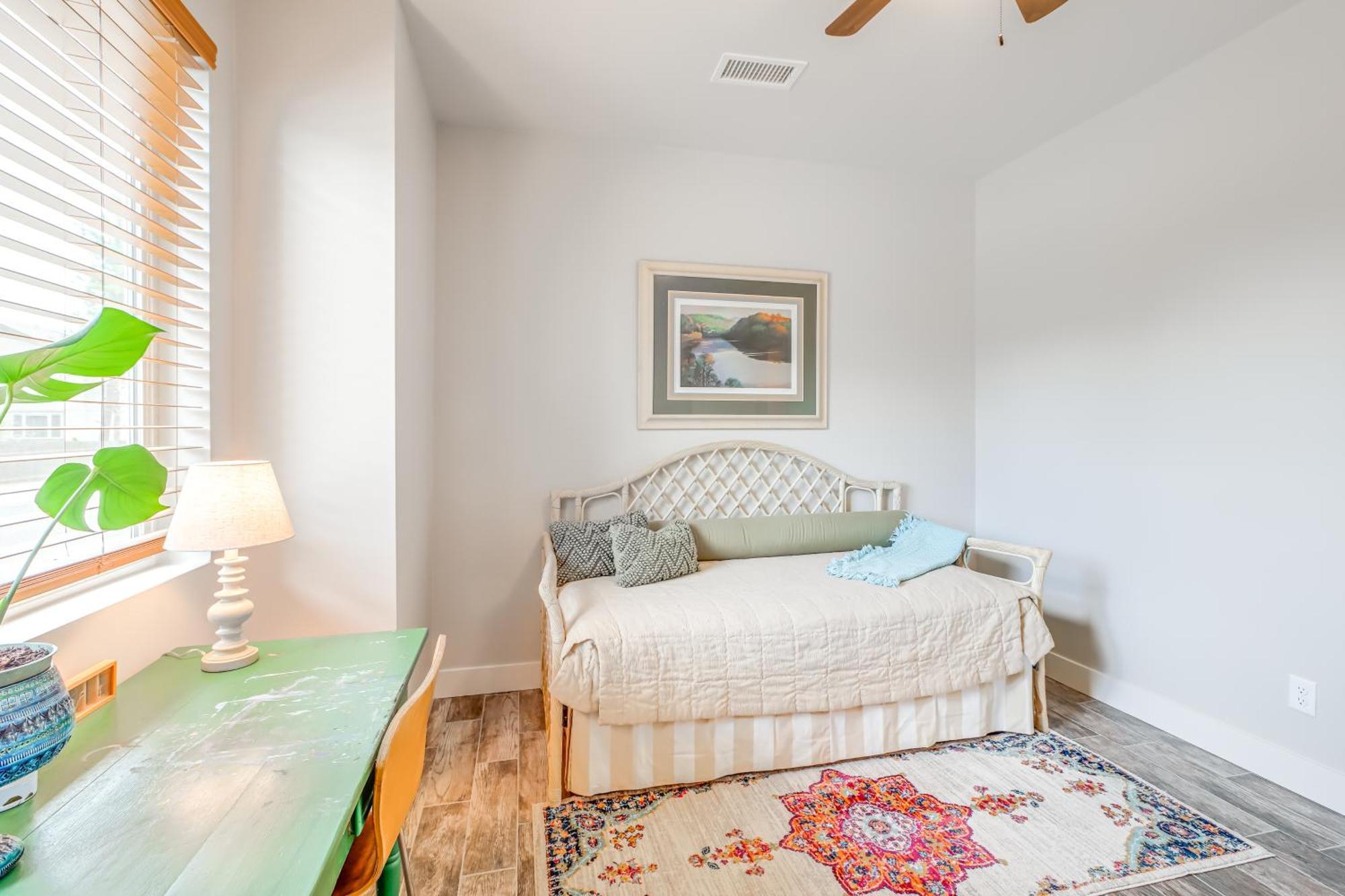 With Private Patio About 3 Mi To Downtown