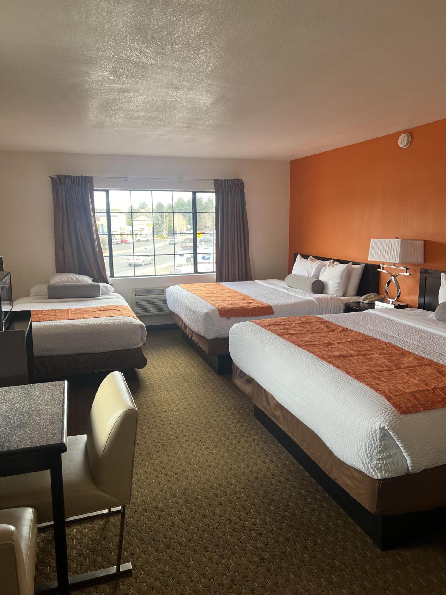 Howard Johnson By Wyndham University West Flagstaff
