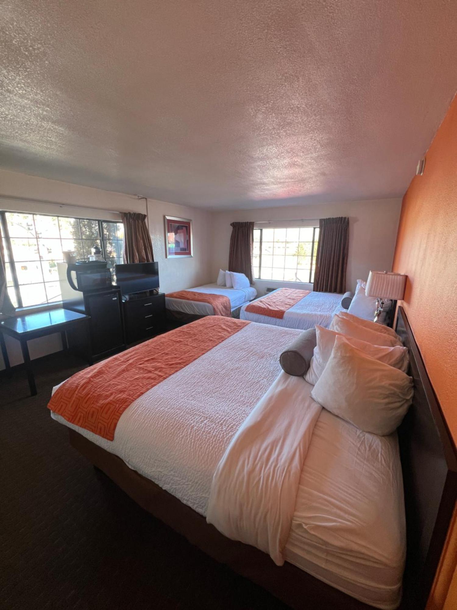 Howard Johnson By Wyndham University West Flagstaff
