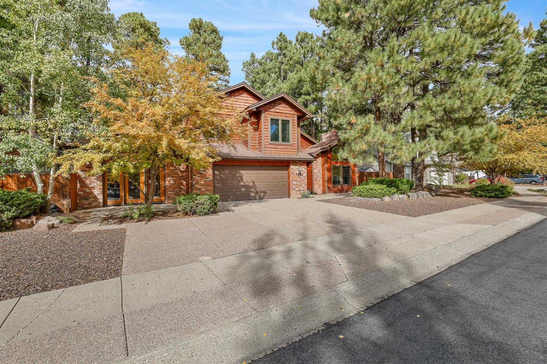 Bluebird Song Prime Location Outdoor Retreat With Fenced Yard And Firepit