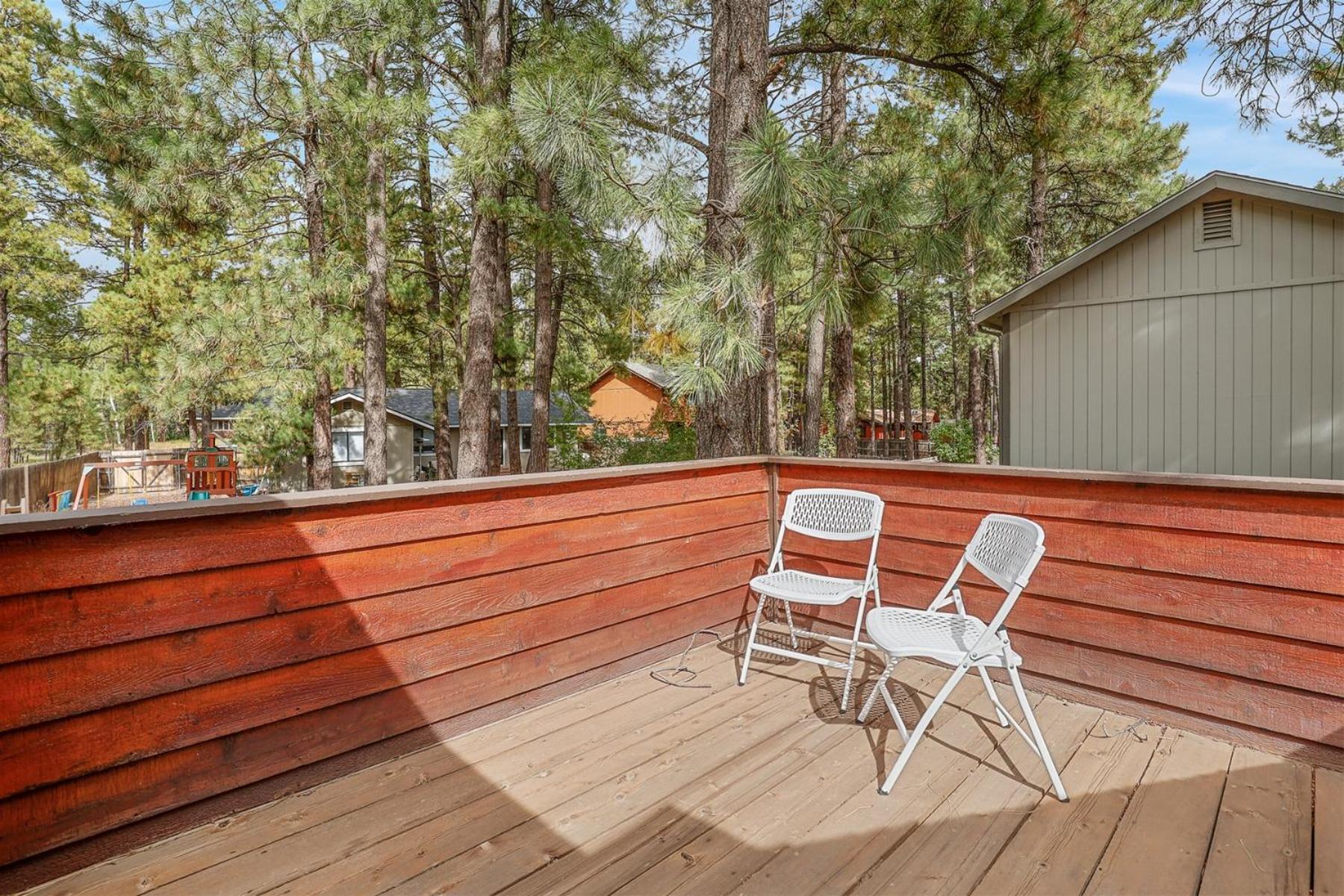 Bluebird Song Prime Location Outdoor Retreat With Fenced Yard And Firepit