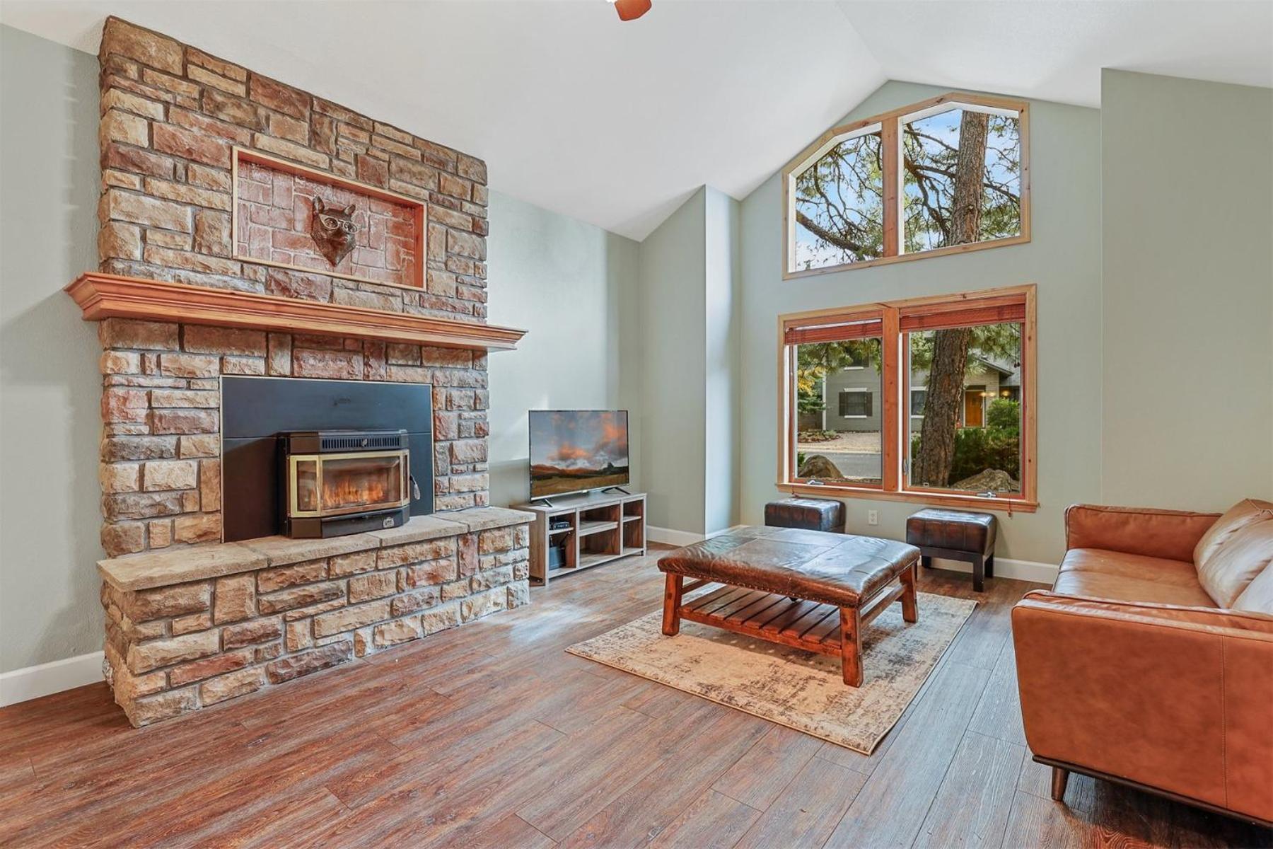 Bluebird Song Prime Location Outdoor Retreat With Fenced Yard And Firepit Holiday home Flagstaff