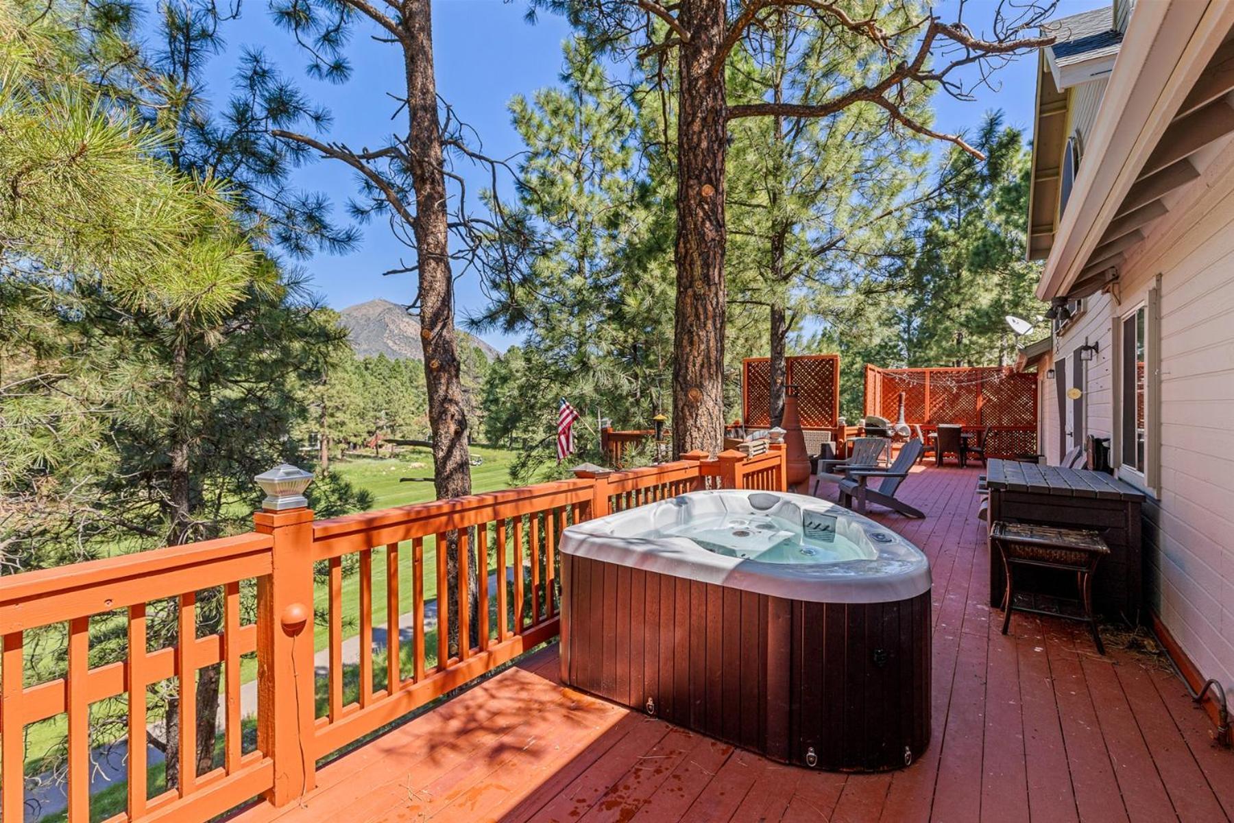 Ace - A Hole In One Right On The Golf Course Hot Tub Mt Views Pines