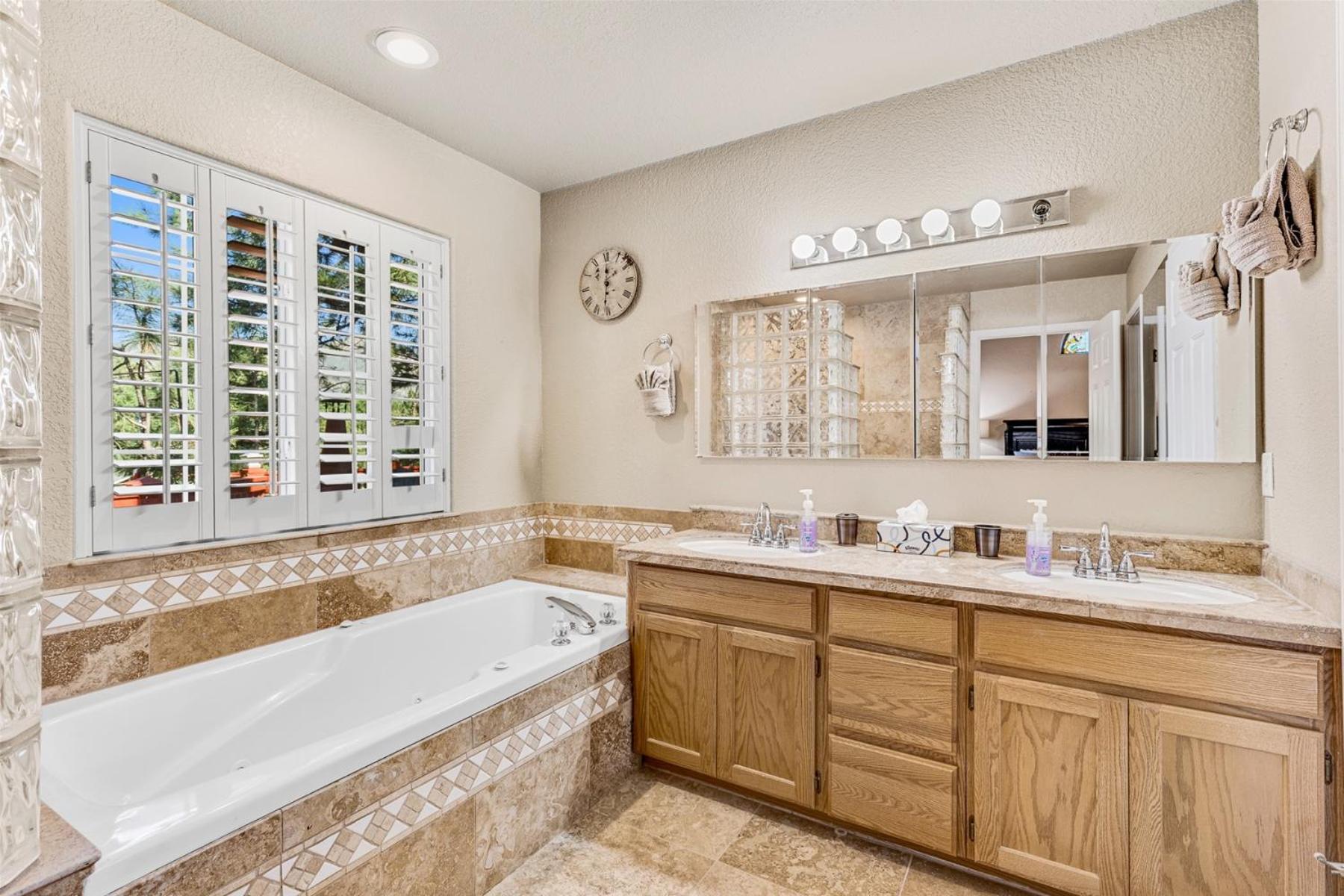 Holiday home Ace - A Hole In One Right On The Golf Course Hot Tub Mt Views Pines Flagstaff