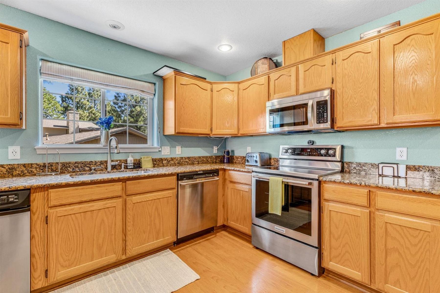 Ace - A Hole In One Right On The Golf Course Hot Tub Mt Views Pines Holiday home