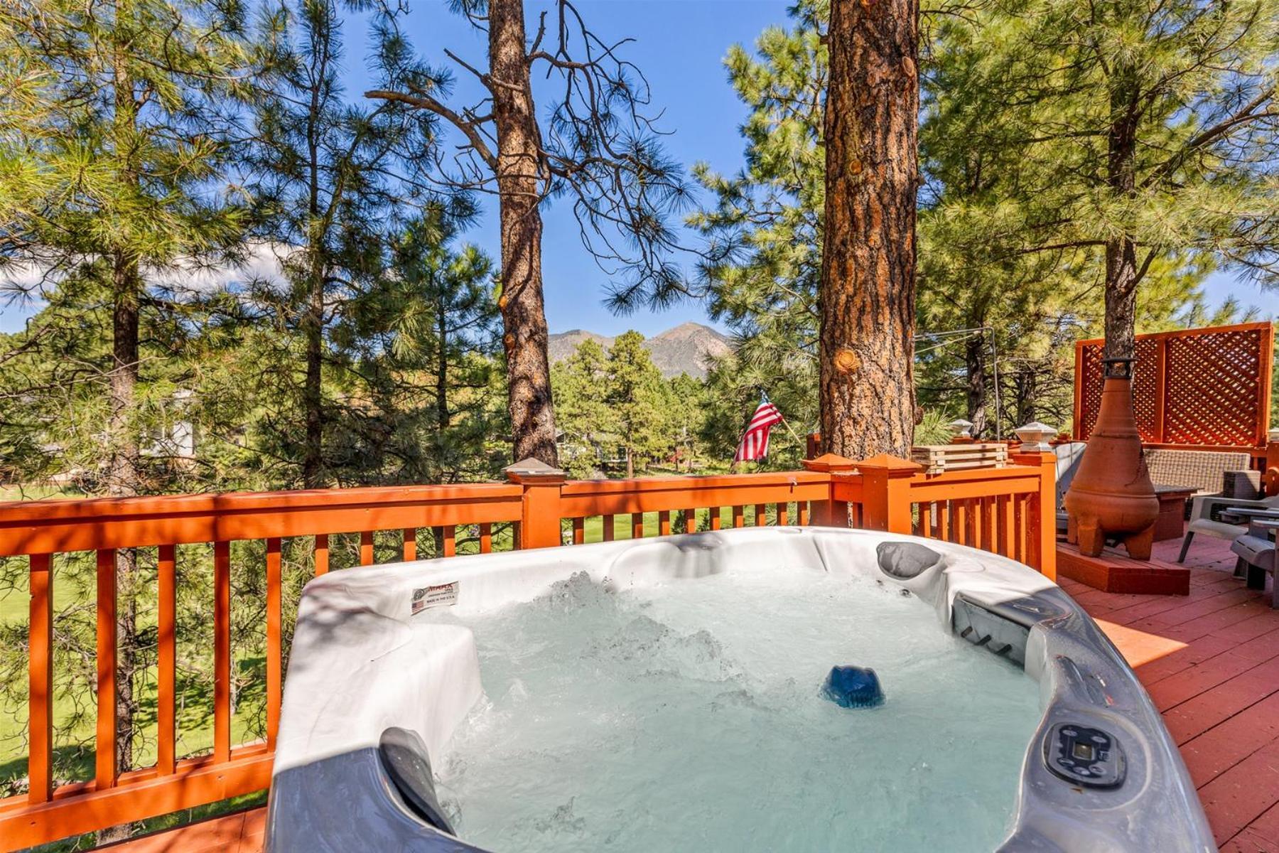 Holiday home Ace - A Hole In One Right On The Golf Course Hot Tub Mt Views Pines