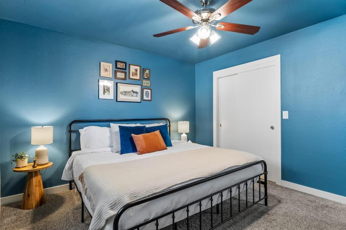 Renovated Interior Design Gameroom Hottub Holiday home *