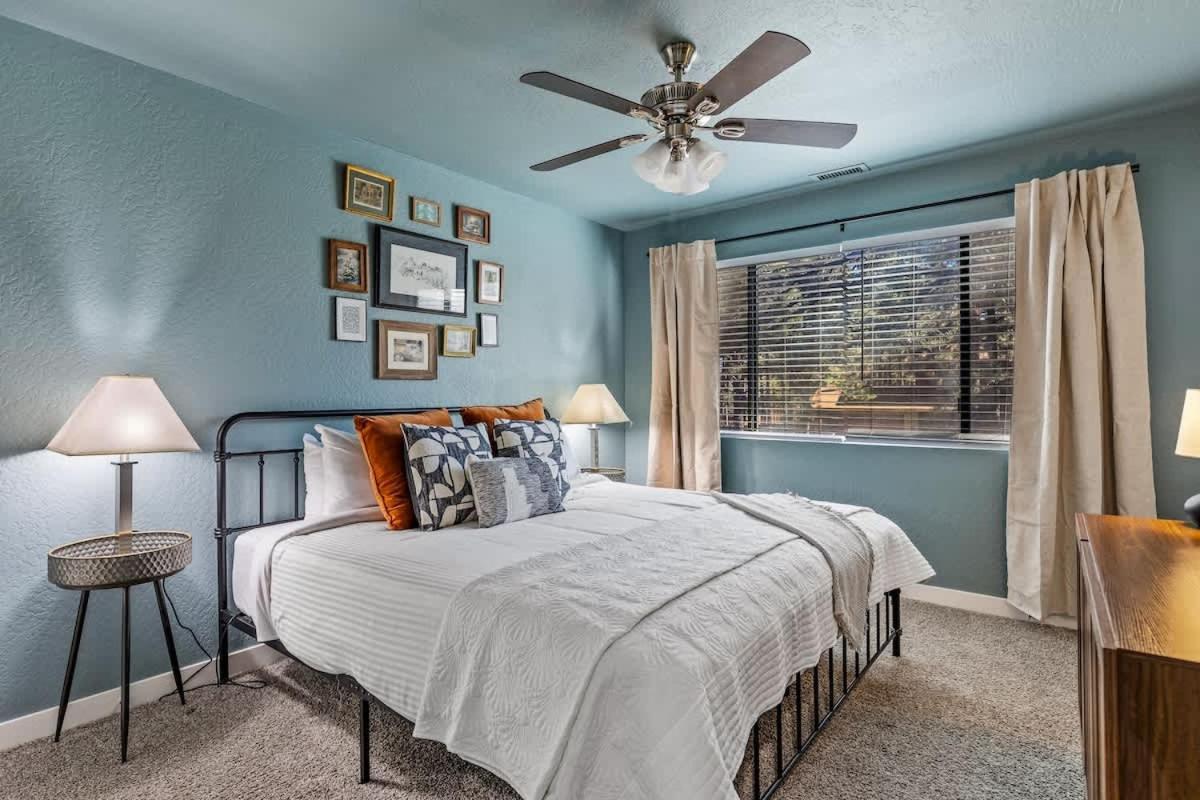 Renovated Interior Design Gameroom Hottub Holiday home
