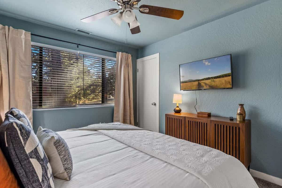 Renovated Interior Design Gameroom Hottub Holiday home *