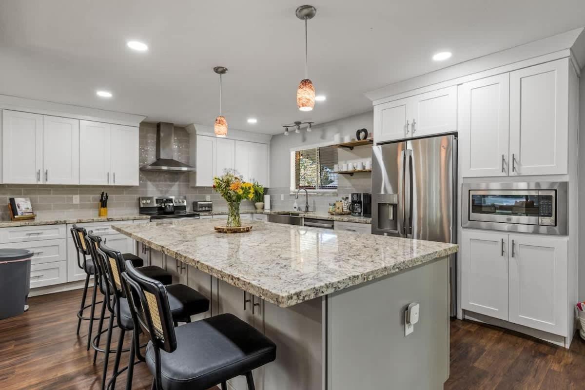 Holiday home Renovated Interior Design Gameroom Hottub Flagstaff