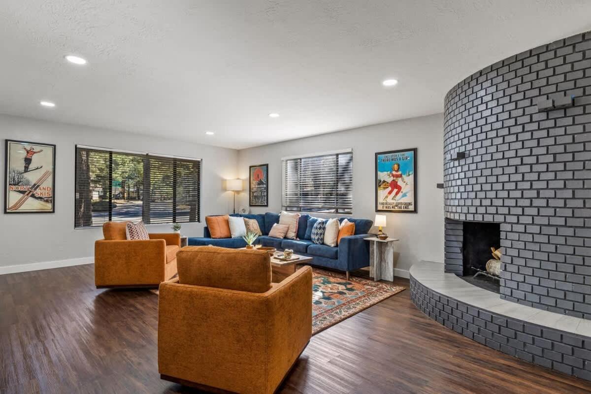 Renovated Interior Design Gameroom Hottub Holiday home