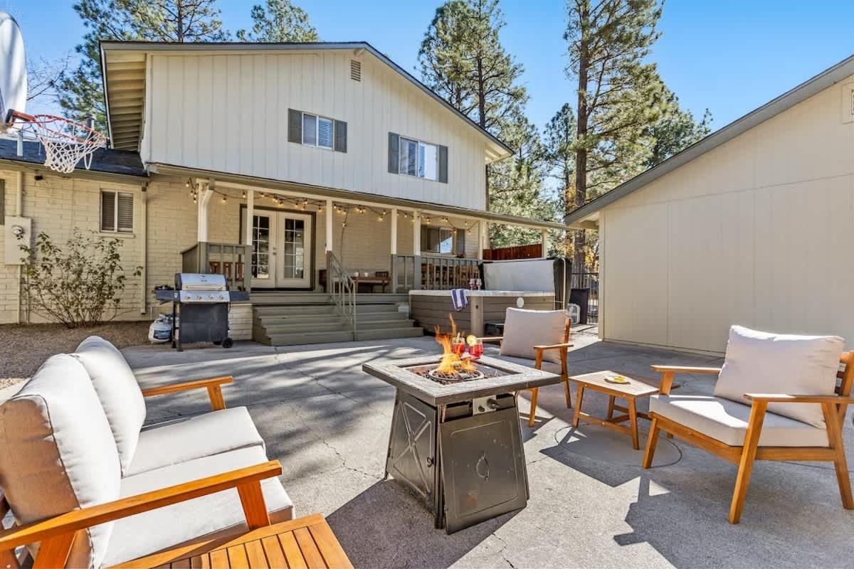 Holiday home Renovated Interior Design Gameroom Hottub Flagstaff