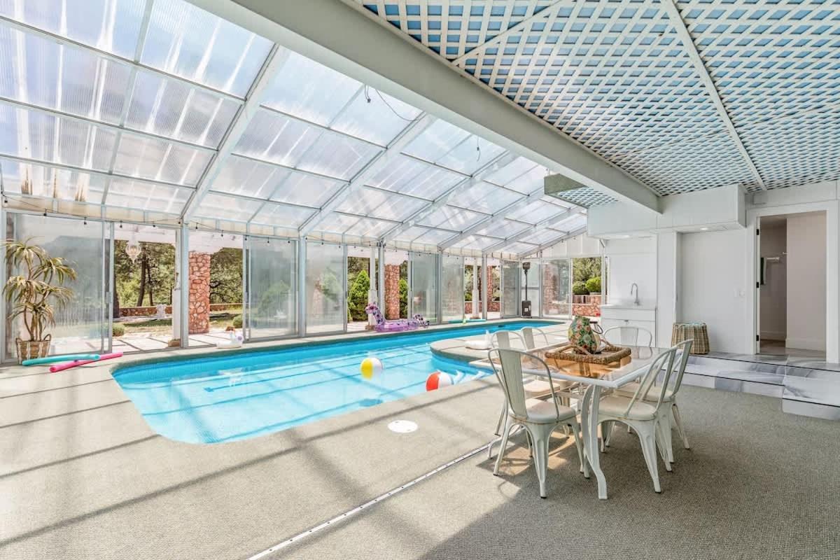 Newly Built Heated Pool Freshly Renovated Holiday home