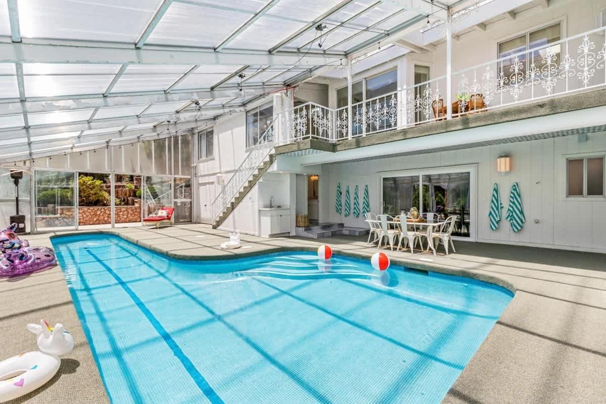 Newly Built Heated Pool Freshly Renovated Holiday home *