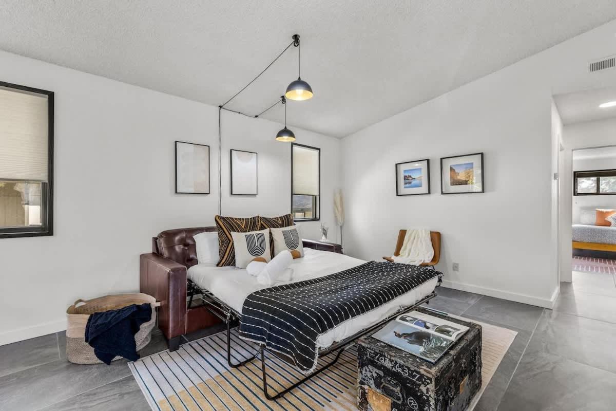 Holiday home New Downtown Near Parks & Trails Industrial Ac