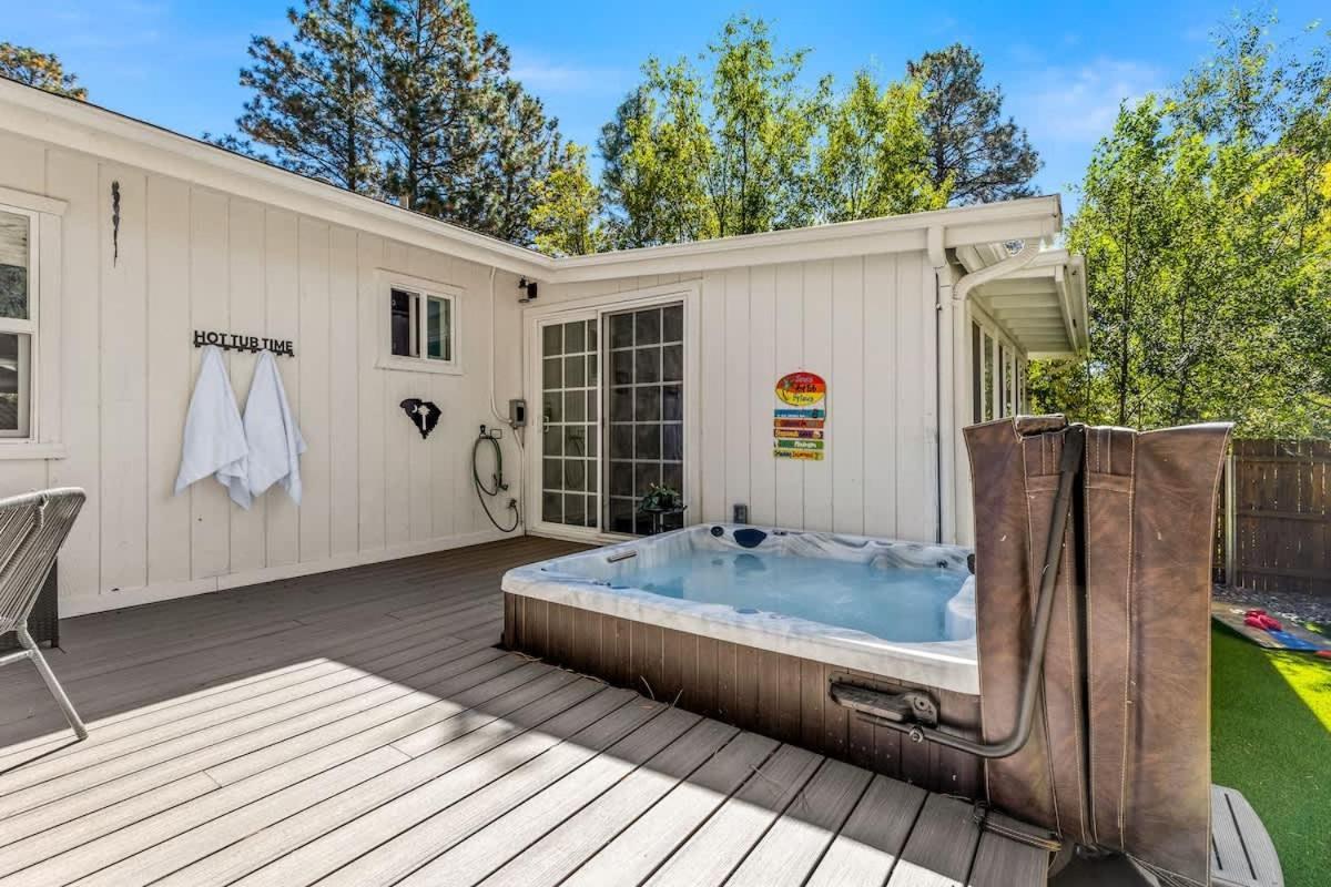 Single Level Hot Tub 5 Mins To Dt Immaculate Holiday home *