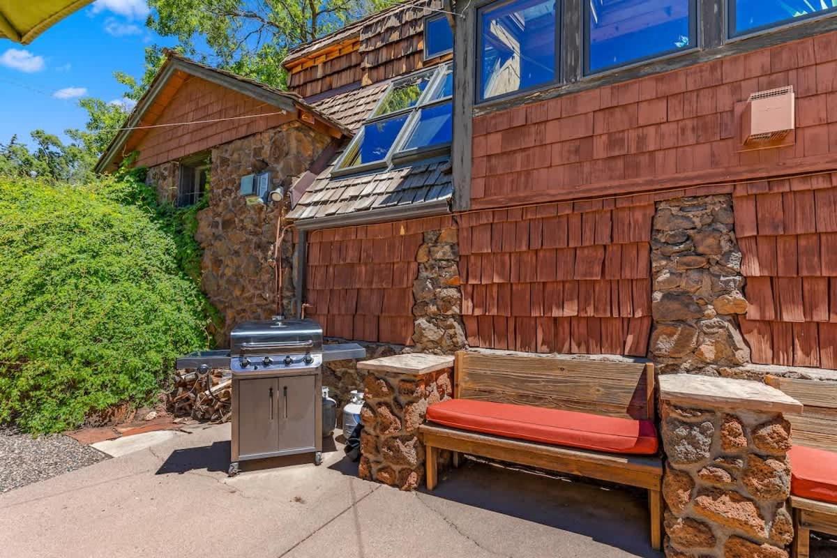 1800s Historic Heart Of Dt Flag Bbq Atrium Flagstaff
