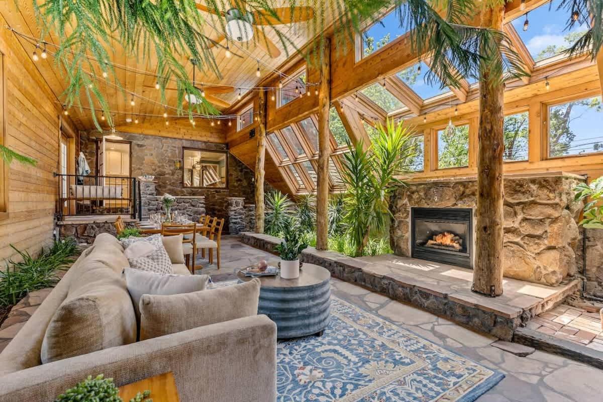 Holiday home 1800s Historic Heart Of Dt Flag Bbq Atrium *