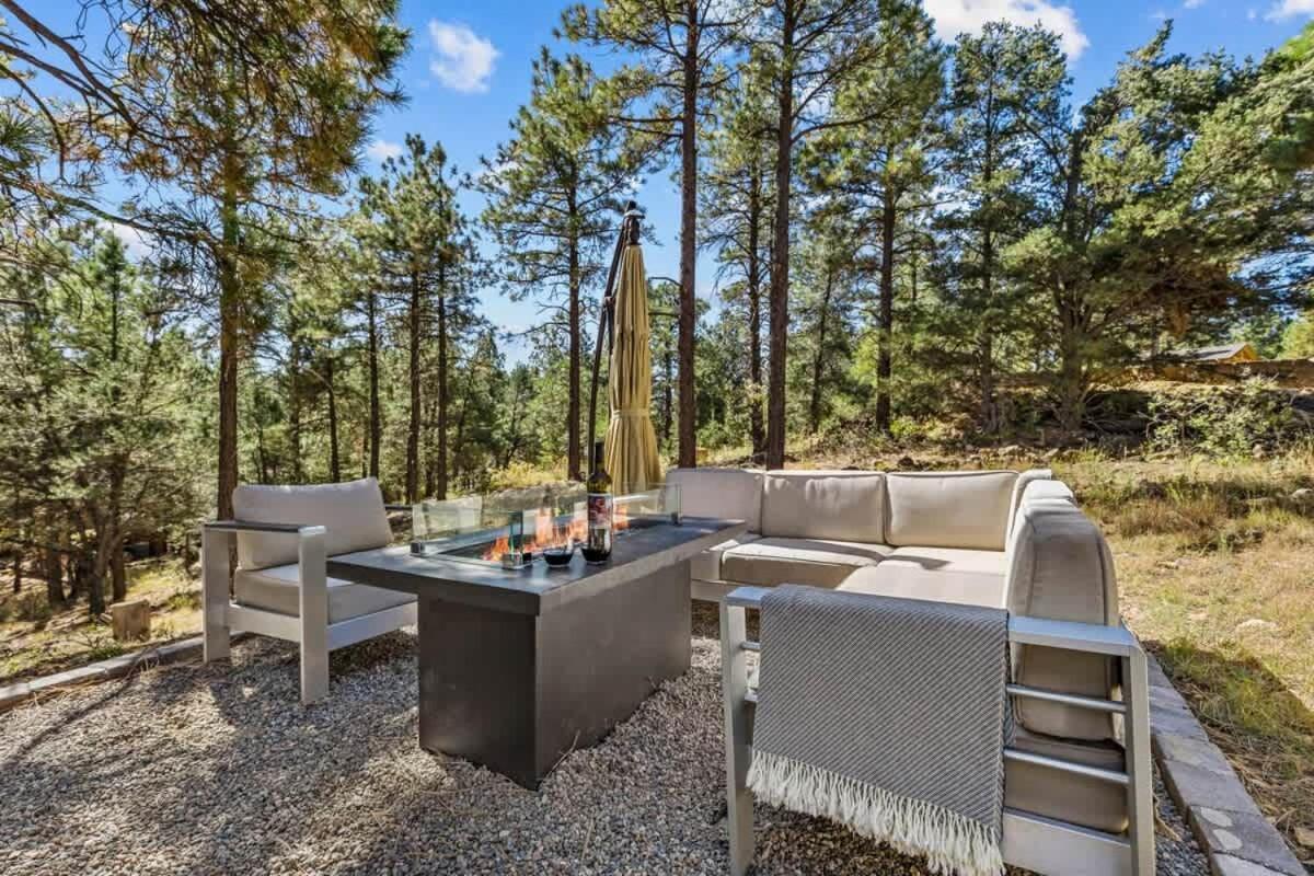 New Craftsman Air Conditioned Hot Tub Mtn Views Holiday home Flagstaff