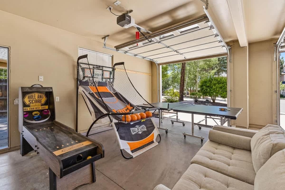 Family Friendly Hot Tub Games Basketball Court Holiday home Flagstaff
