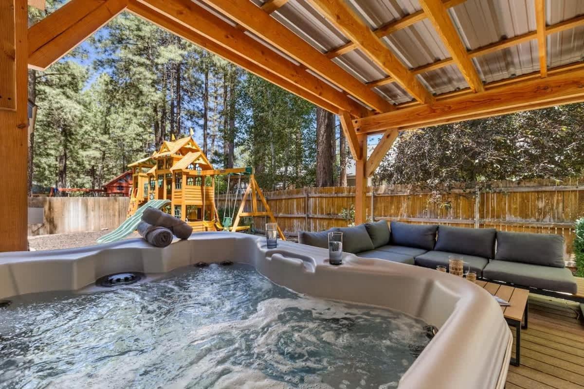 Holiday home Family Friendly Hot Tub Games Basketball Court *