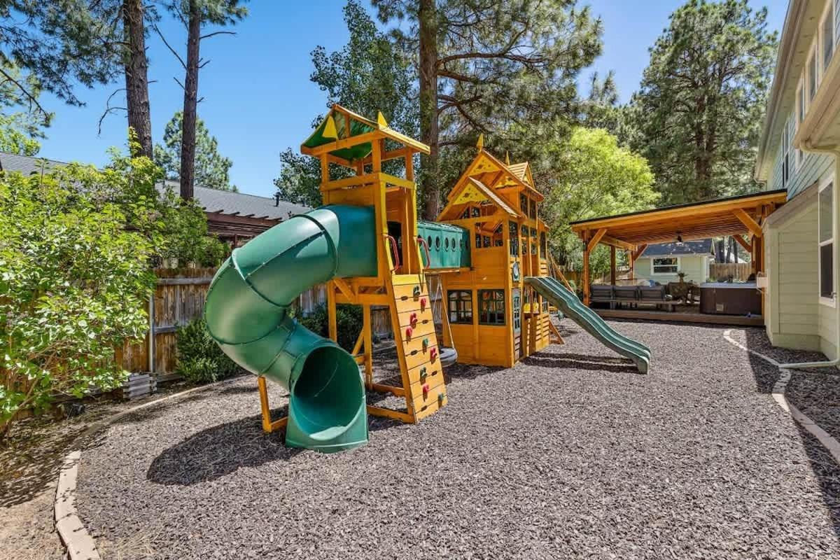 Family Friendly Hot Tub Games Basketball Court Holiday home Flagstaff