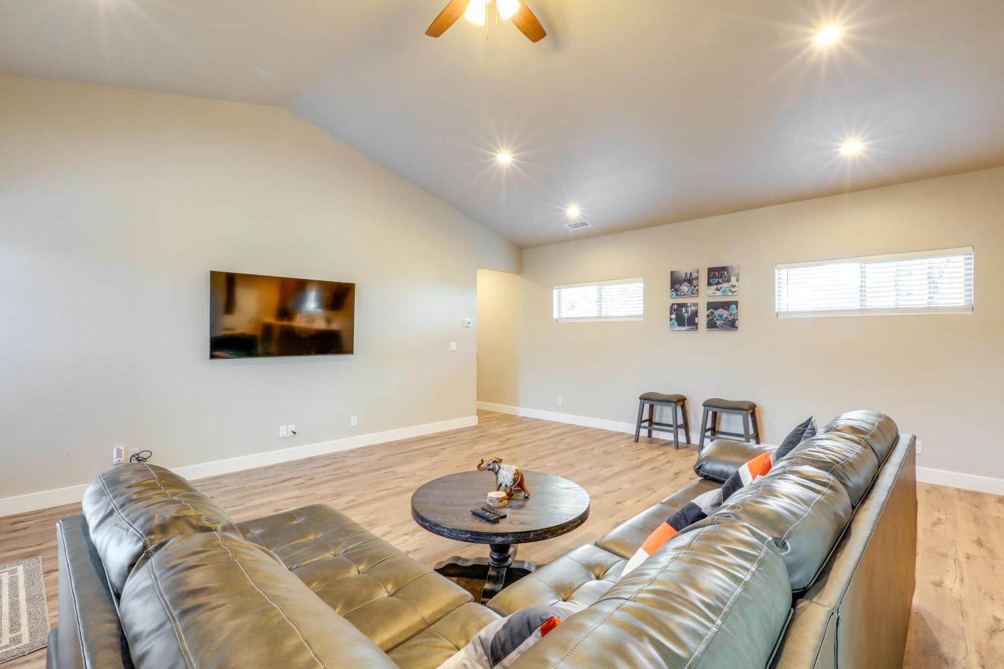 Getaway With Yard 4 Mi To Downtown! Holiday home