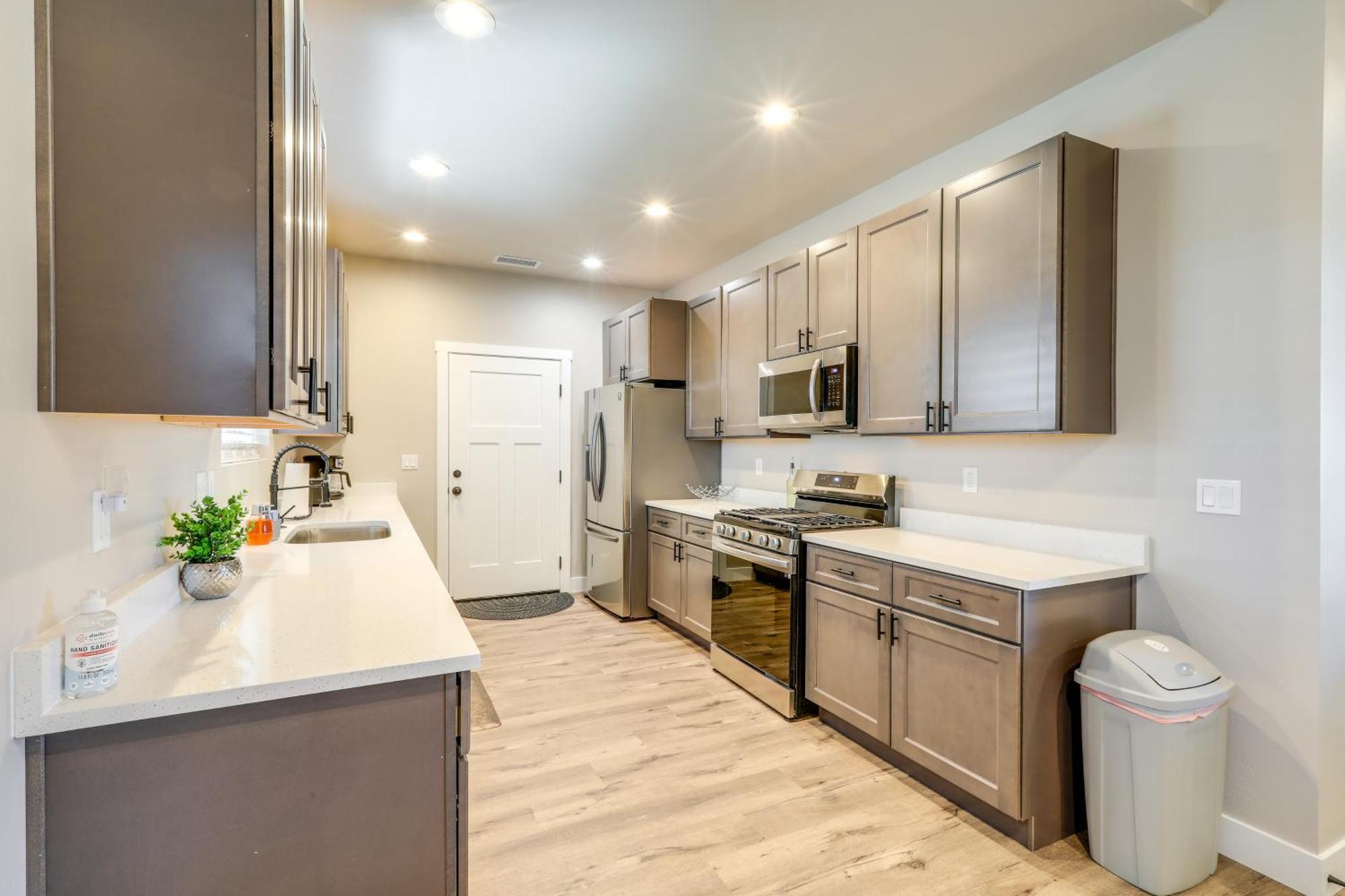 Getaway With Yard 4 Mi To Downtown! Holiday home