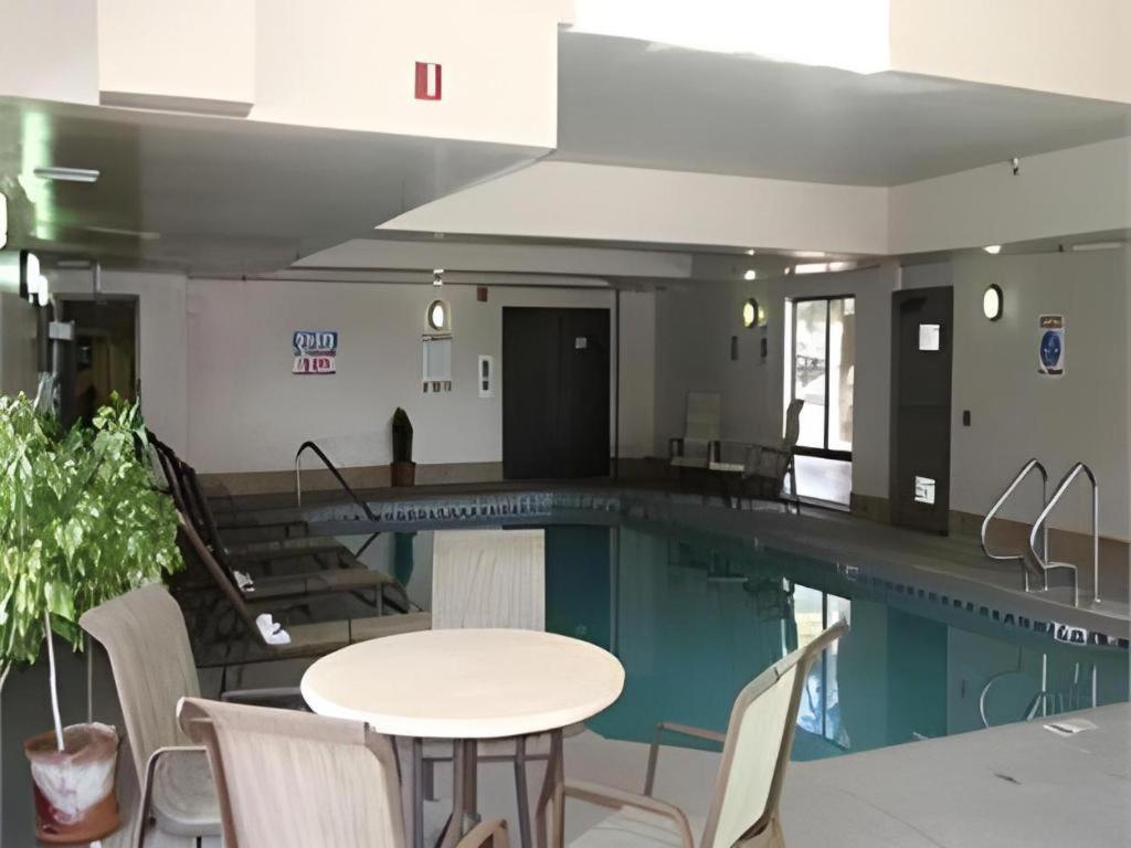 Flagstaff Hotel 3*