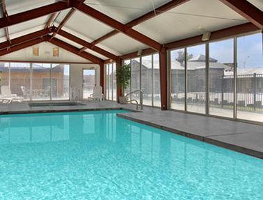 Super 8 By Wyndham Nau/downtown Conference Center Motel