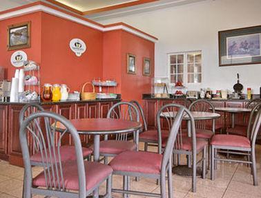 Super 8 By Wyndham Nau/downtown Conference Center 2*