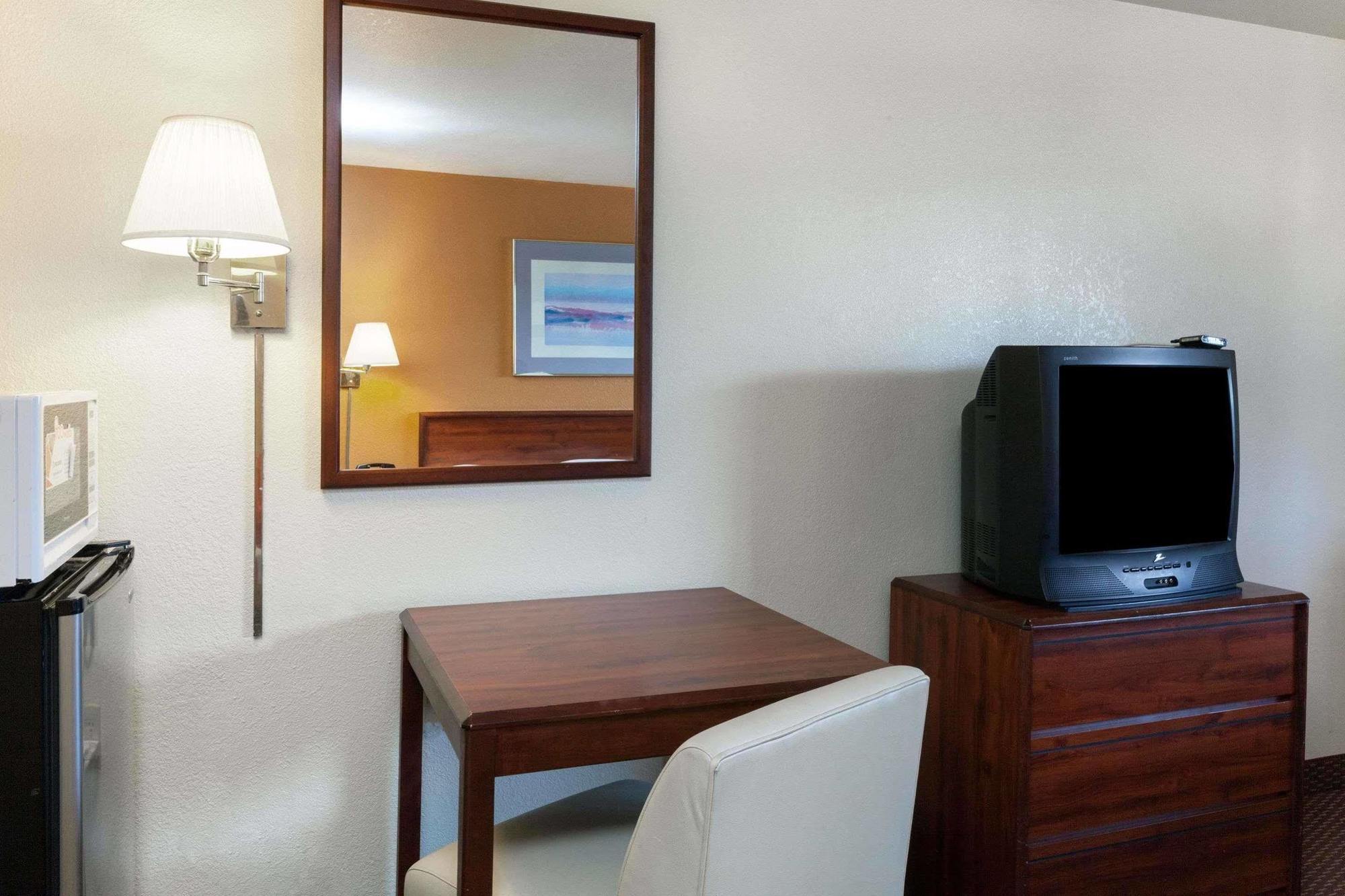 Country & By Radisson, Downtown, Az 3*